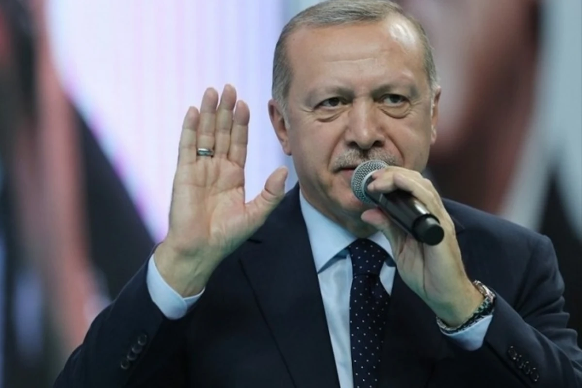 Azərbaycanlı qadının bu videosu rekord qırır: Ərdoğanın ayağından öpərsiz ki... (VİDEO)