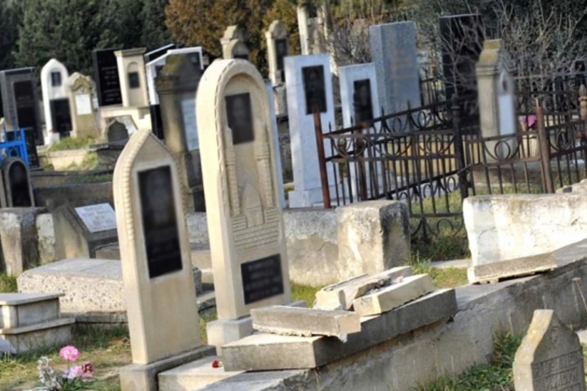 Qəbir üzərində təhqiredici hərəkətlər edən şəxs tutuldu