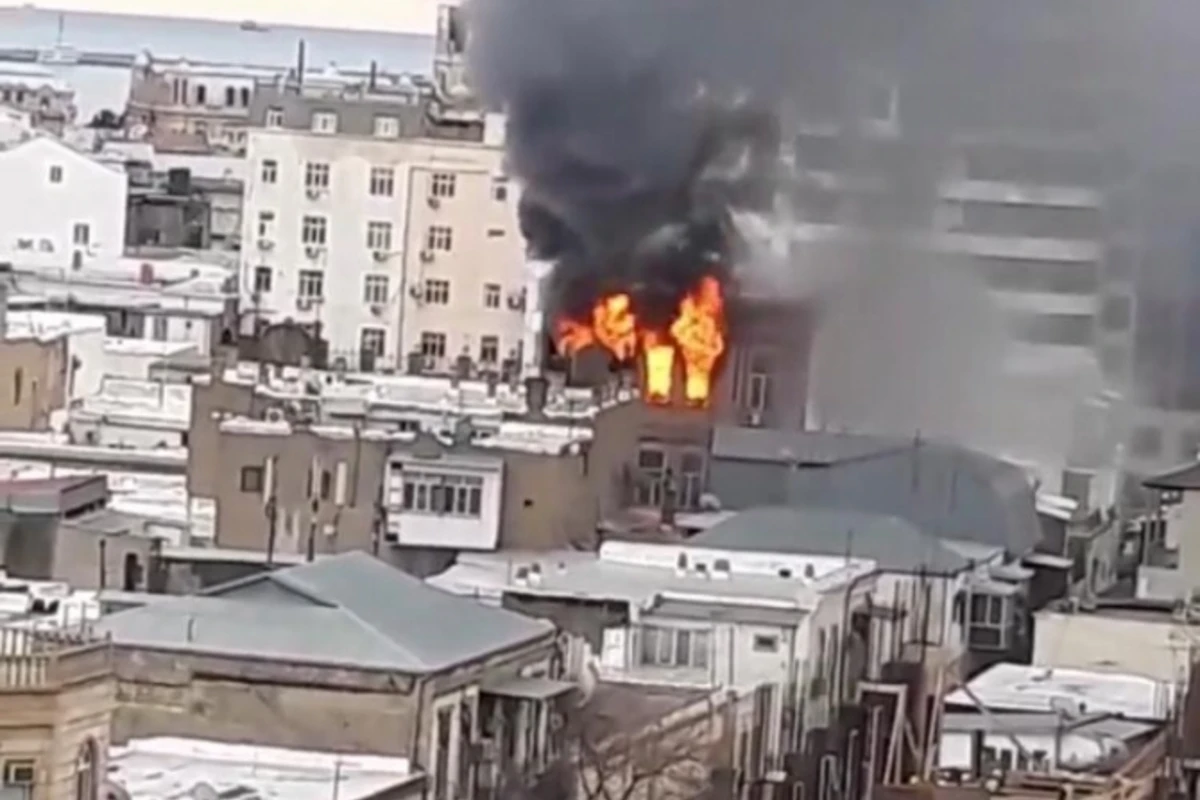 В Баку горит Дом культуры - ВИДЕО
