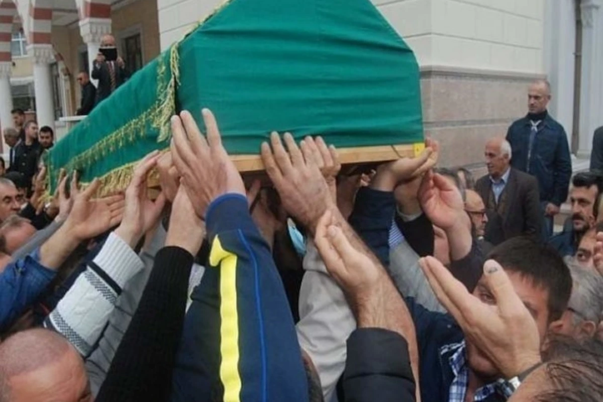 Azərbaycan yığmasının sabiq baş məşqçisi vəfat edib