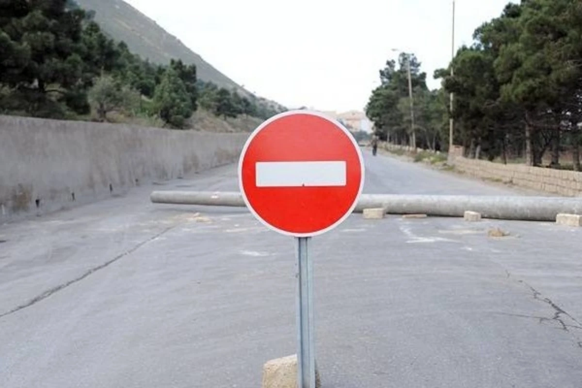 Bu yolun bir hissəsində hərəkət məhdudlaşdırılacaq Bu yolun bir hissəsində hərəkət məhdudlaşdırılacaq