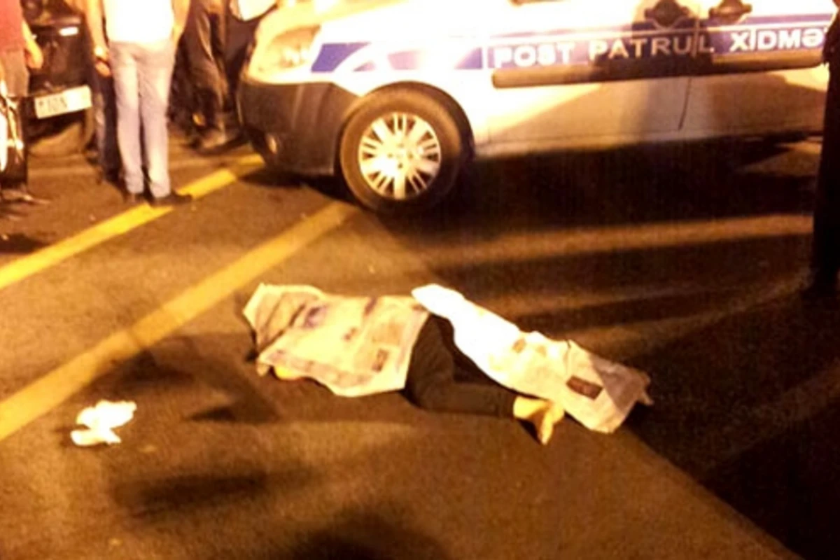 В Азербайджане автомобиль сбил трех девушек