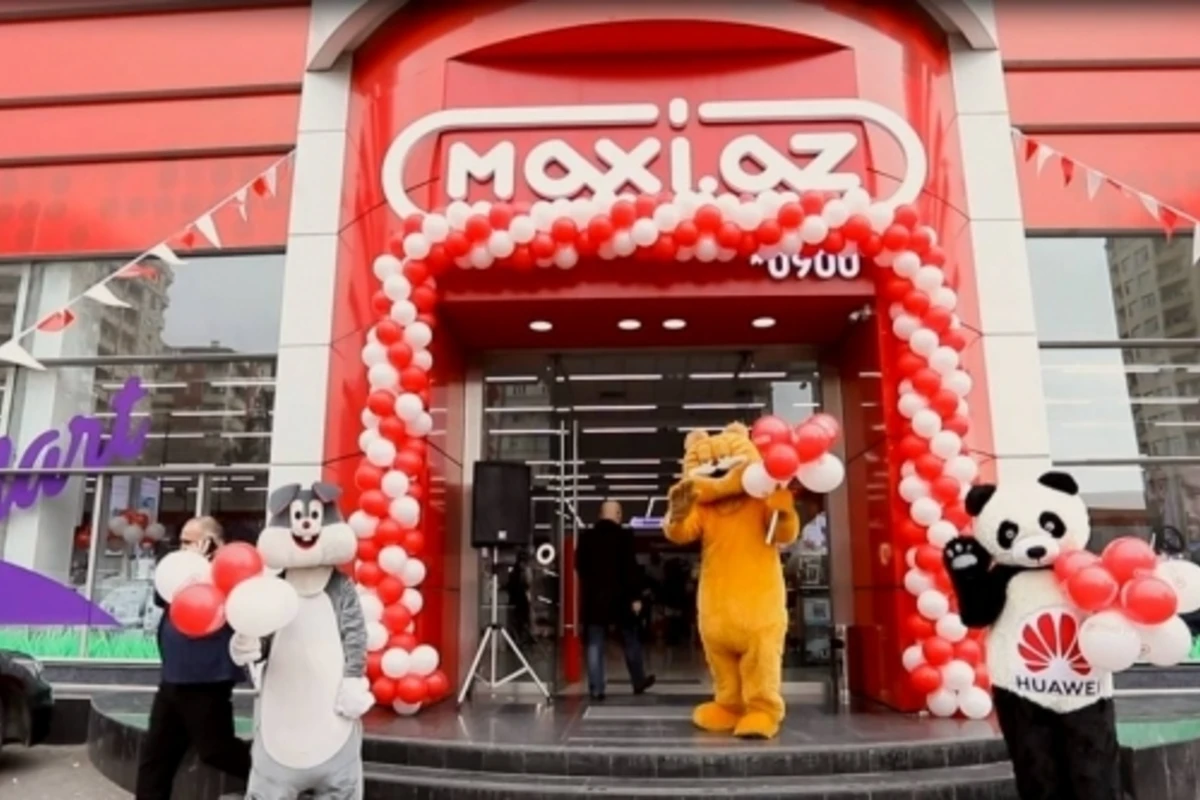 С днем рождения, MAXI.AZ!