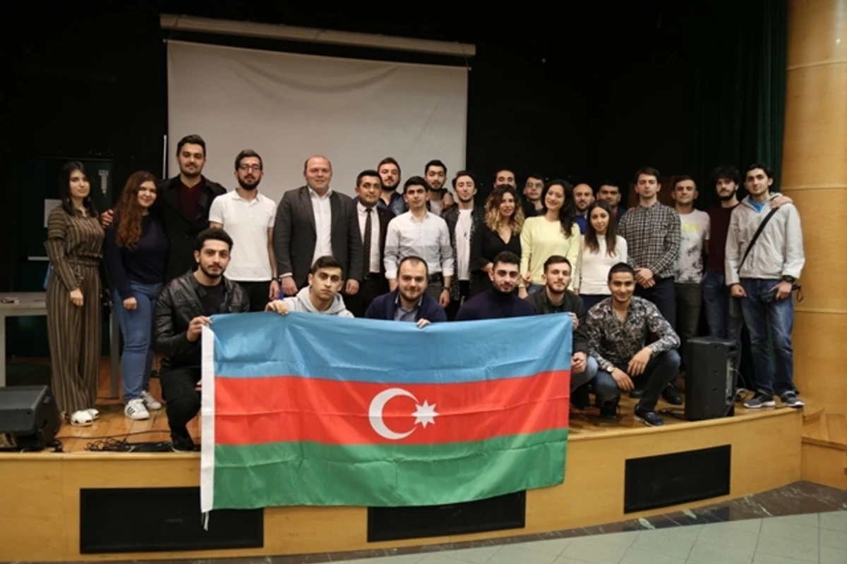 İtaliyada təhsil alan azərbaycanlı tələbələrlə görüş keçirildi - FOTO