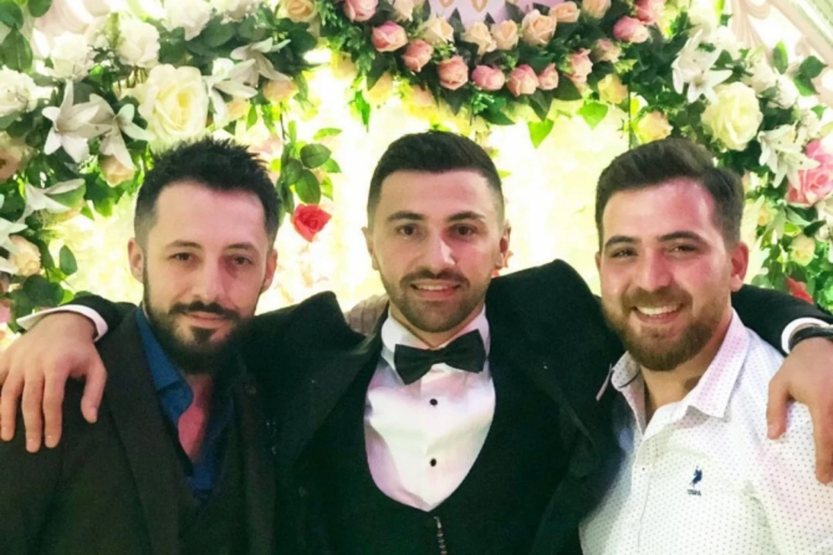 Dünya çempionumuz qadınsız toy etdi - FOTO