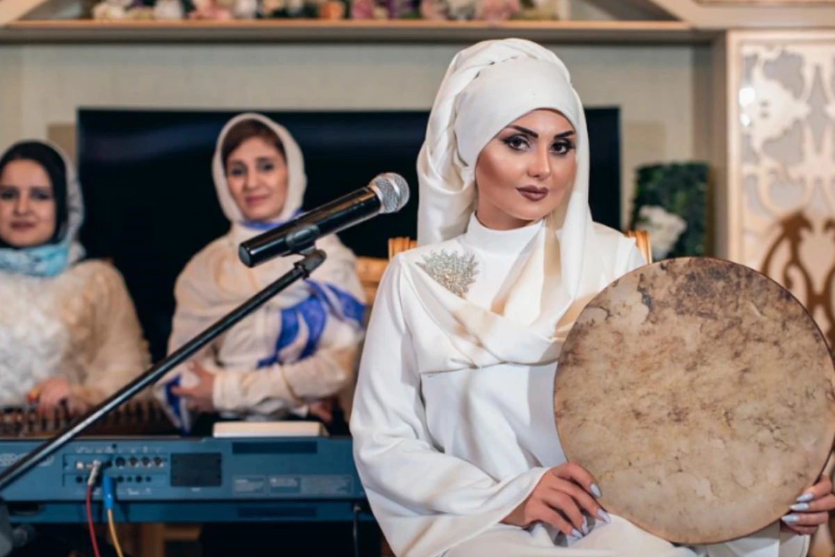 Şəbnəm Tovuzlu hicaba büründü - VİDEO+FOTO Şəbnəm Tovuzlu hicaba büründü - VİDEO+FOTO