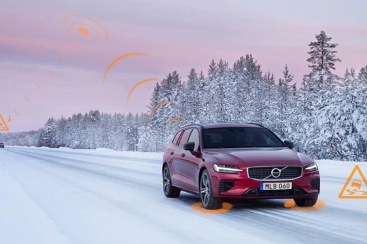 Автомобили Volvo смогут обмениваться информацией об опасности