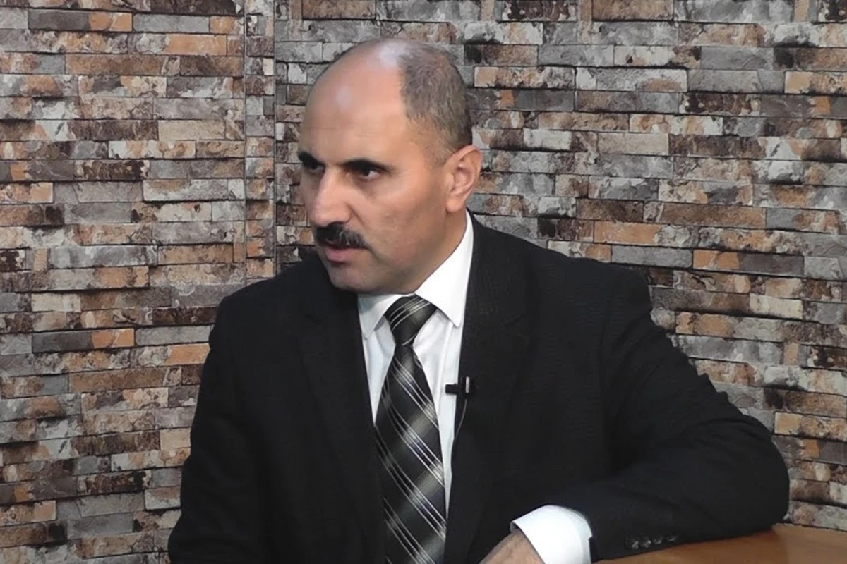 Азер Хасрет попросил у русскоязычных прощения - ВИДЕО Азер Хасрет попросил у русскоязычных прощения - ВИДЕО