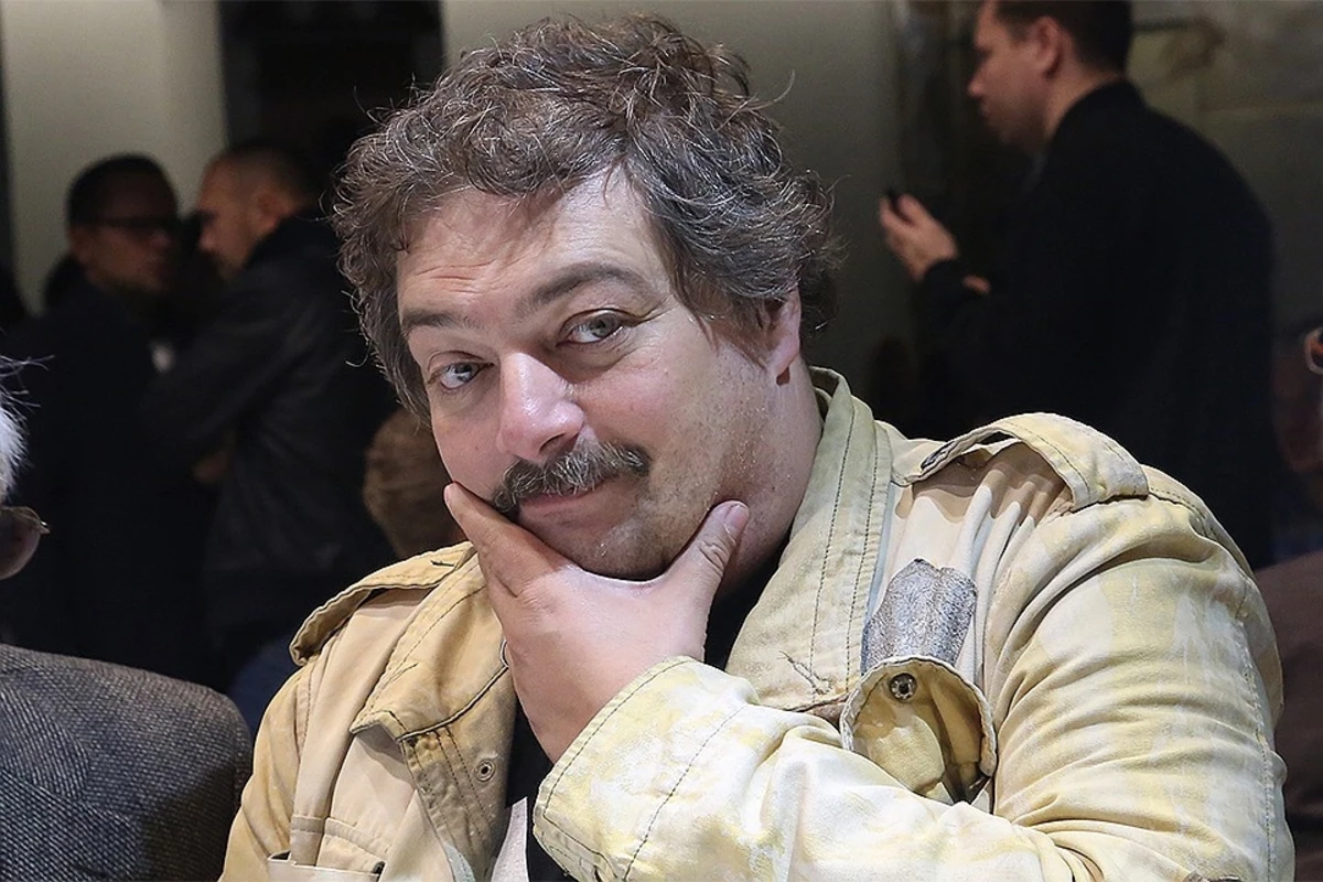 Известный писатель Дмитрий Быков впал в кому