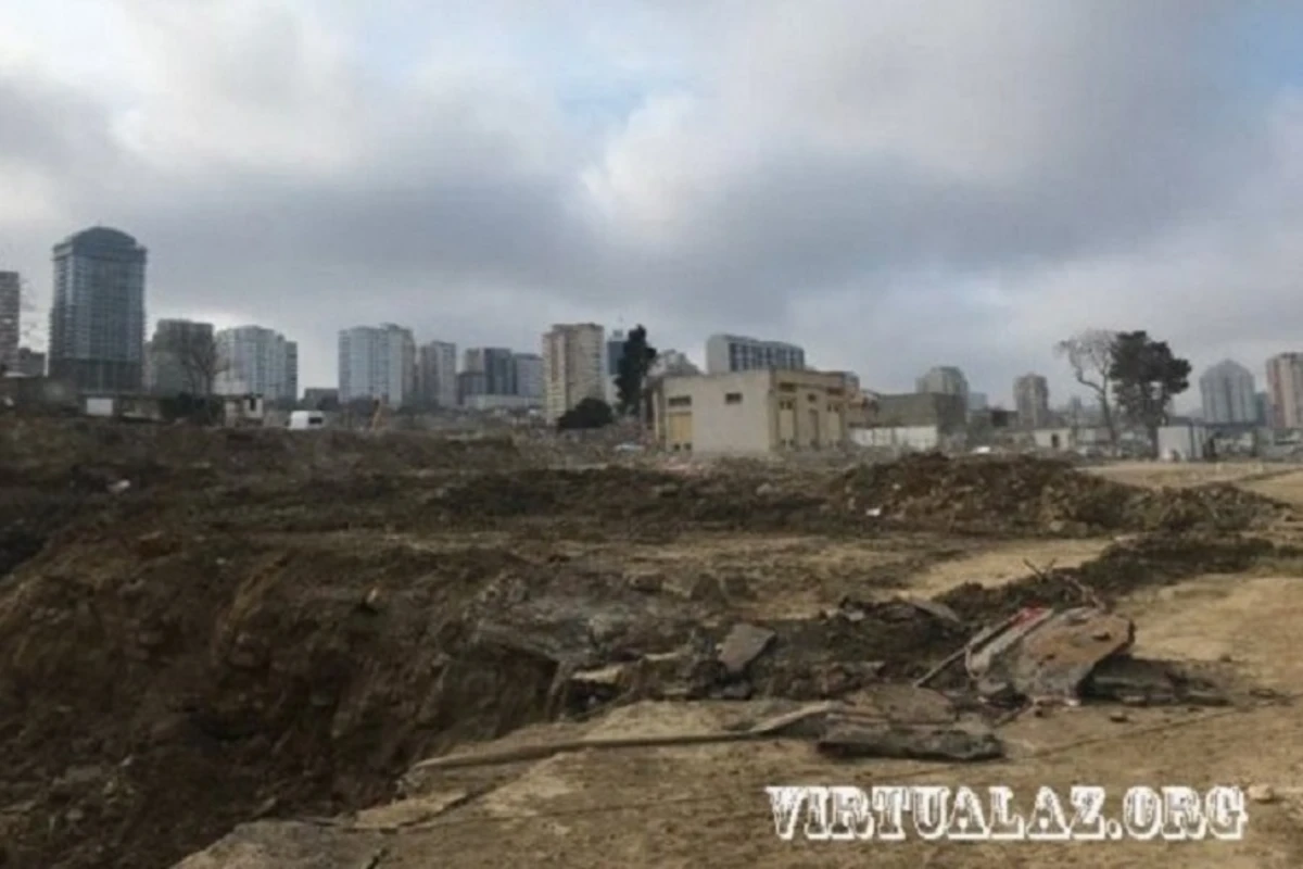 “Təzəpir” məscidi ətrafında tarixi abidə tapıldı - FOTO