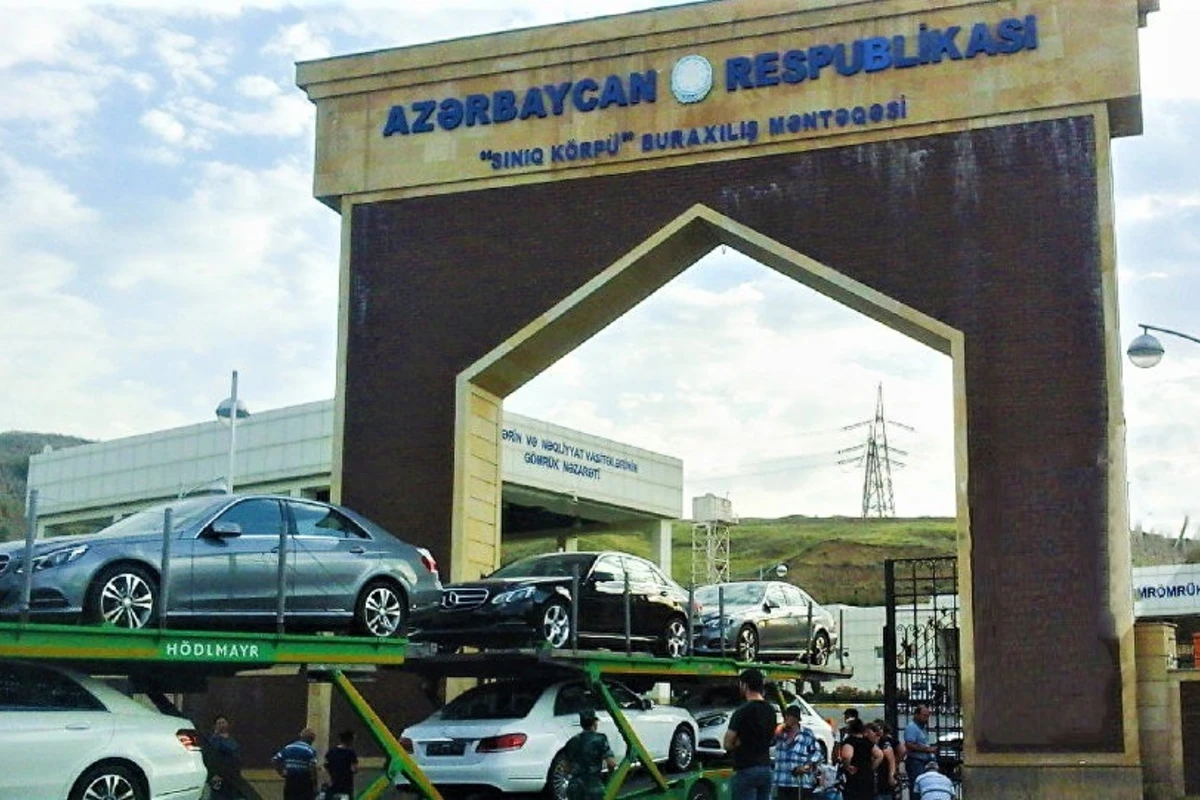 Sərhəddən malların və avtomobillərin keçirilməsi QAYDASI DƏYİŞDİ