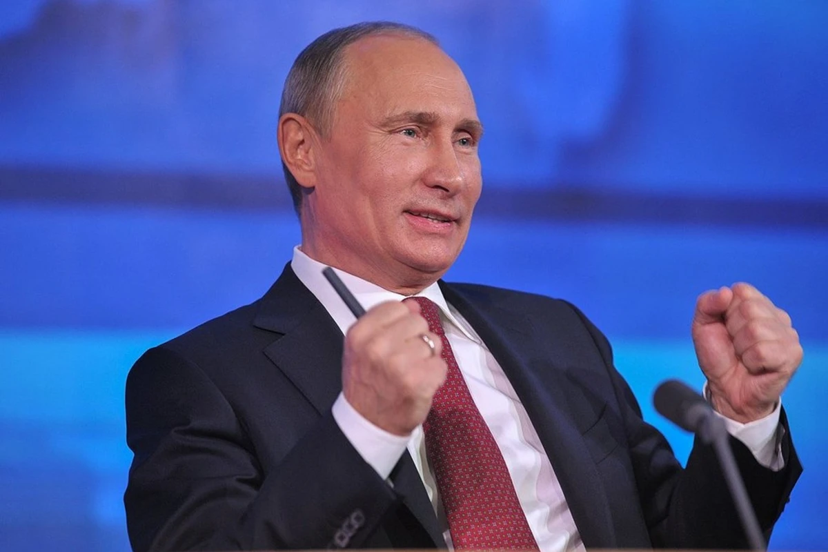 На сайте объявлений продают старую визитку Путина - 650 тысяч - ФОТО