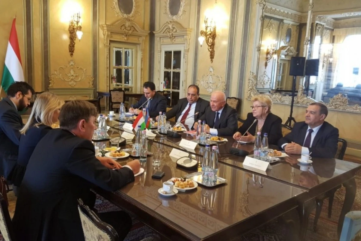 Azərbaycanla Macarıstan arasında mədəniyyət sahəsində əməkdaşlıq proqramı imzalanıb Azərbaycanla Macarıstan arasında mədəniyyət sahəsində əməkdaşlıq proqramı imzalanıb