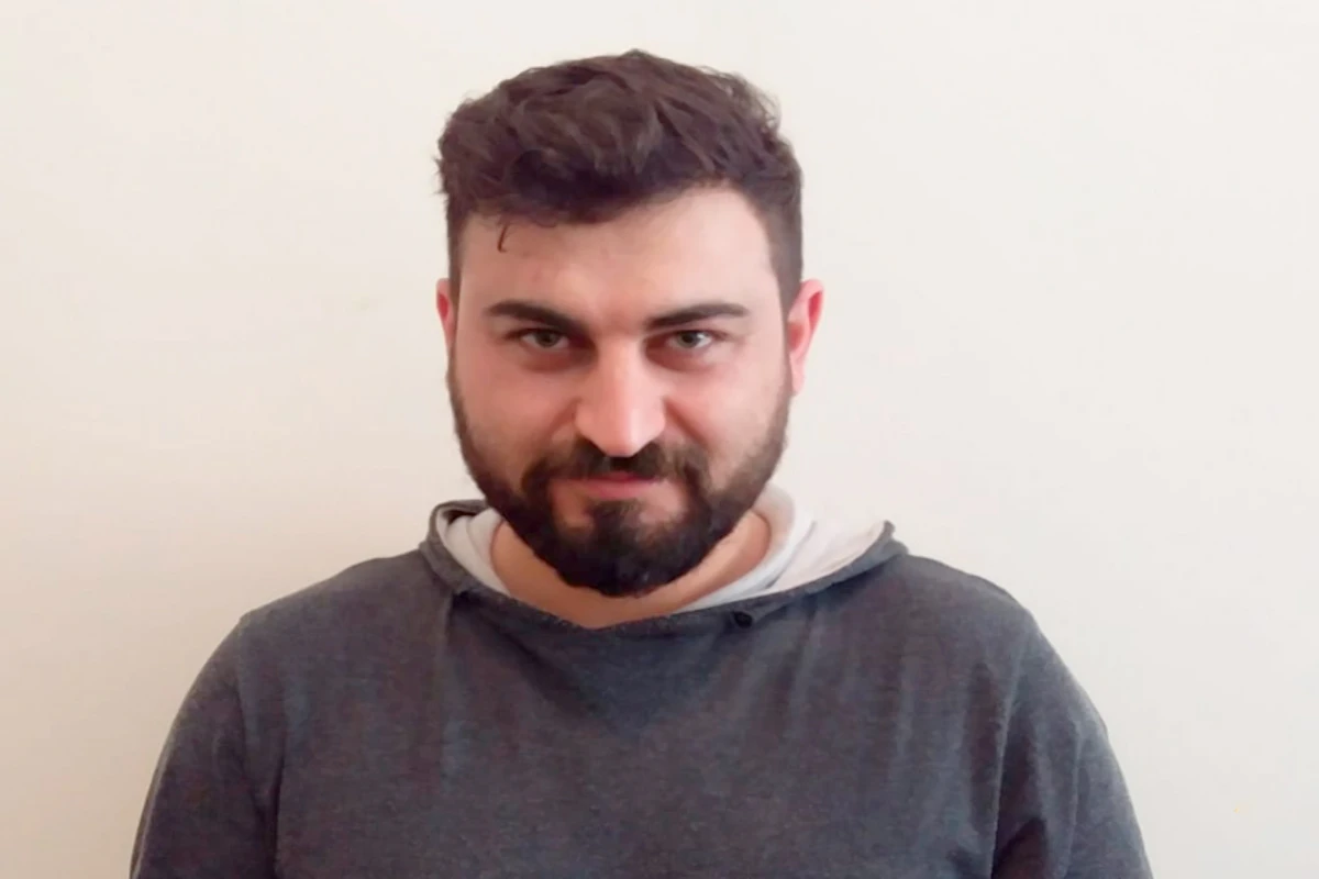 Bakıda narkotik maddə satan “doktor” saxlanıldı – FOTO Bakıda narkotik maddə satan “doktor” saxlanıldı – FOTO