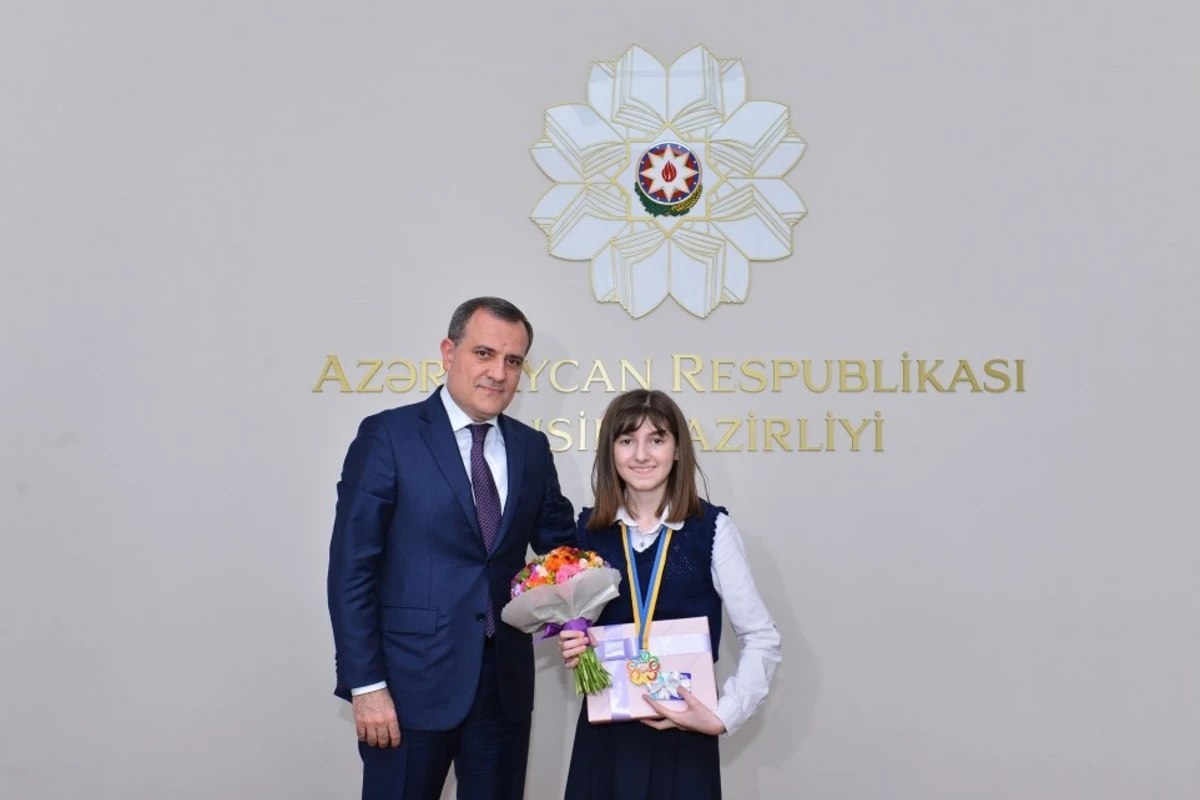 13 yaşlı Fidan Avropa Riyaziyyat Olimpiadasının ən gənc qalibi oldu - FOTO 13 yaşlı Fidan Avropa Riyaziyyat Olimpiadasının ən gənc qalibi oldu - FOTO