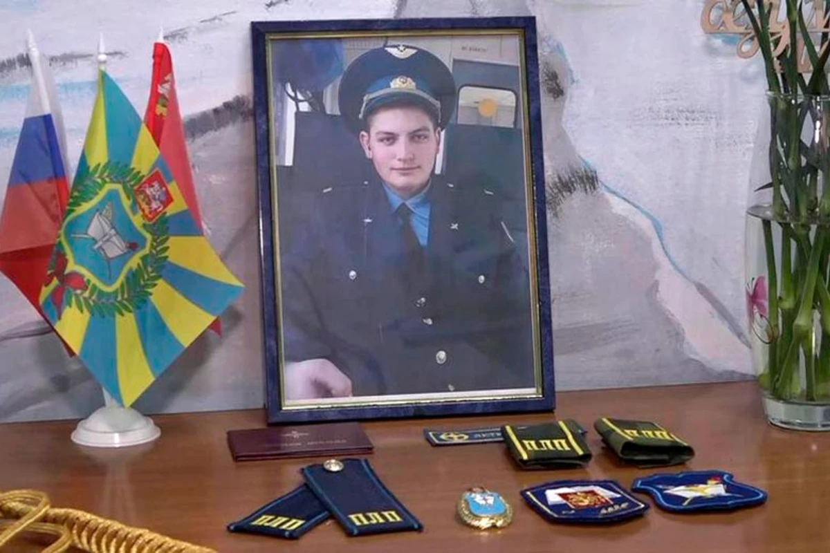 Бортпроводник до последней секунды спасал людей - ВИДЕО