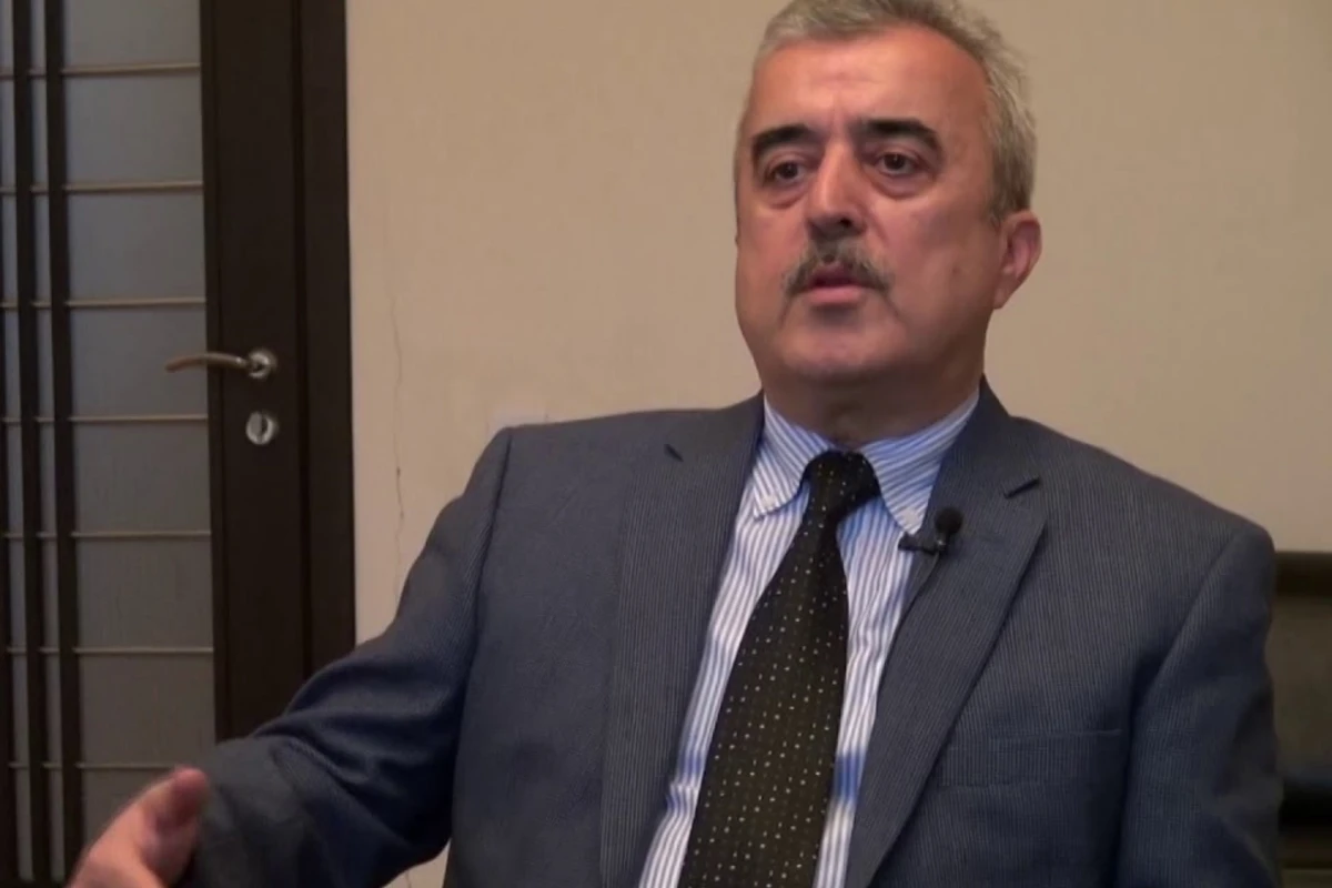 Etibar Məmmədov: “Bunu yazanlar qələt edir”