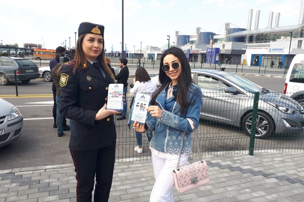 Yol Polisindən sürücülərə tövsiyə - FOTO Yol Polisindən sürücülərə tövsiyə - FOTO