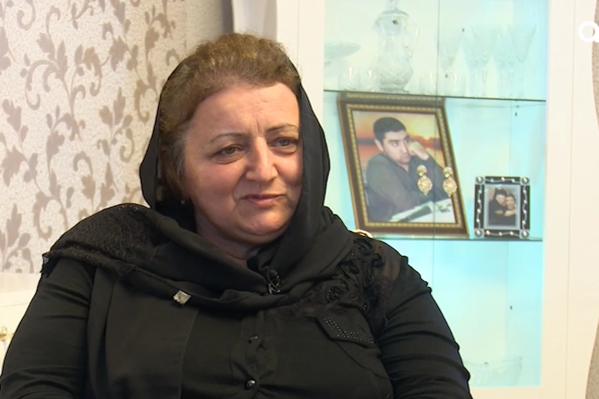 Aydın Xırdalanlının anası: “Ölənə kimi fəxr etmirdim, indi fəxr edirəm” – VİDEO