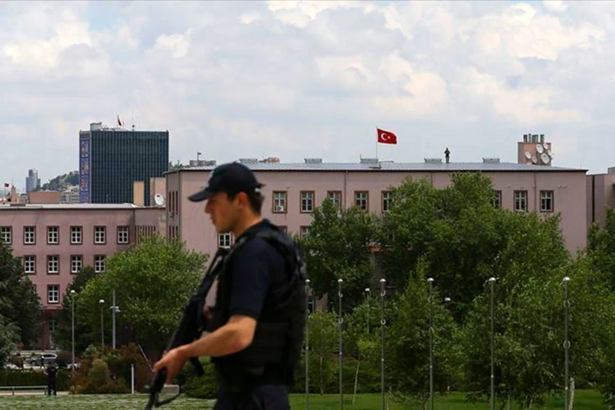 Попытка захвата заложника в парламенте Турции, 2 задержанных