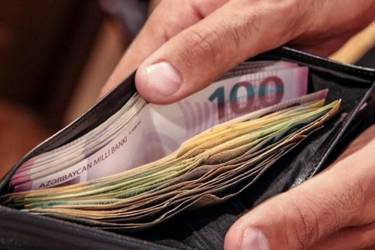 Среднемесячная зарплата в Азербайджане вoзросла на 9%