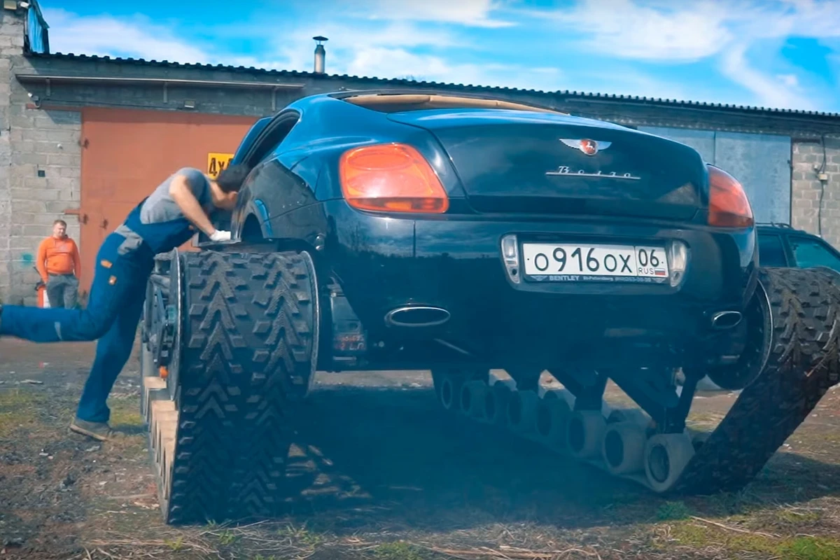 Блогер превратил Bentley в танк. И он действительно валит! - ВИДЕО Блогер превратил Bentley в танк. И он действительно валит! - ВИДЕО