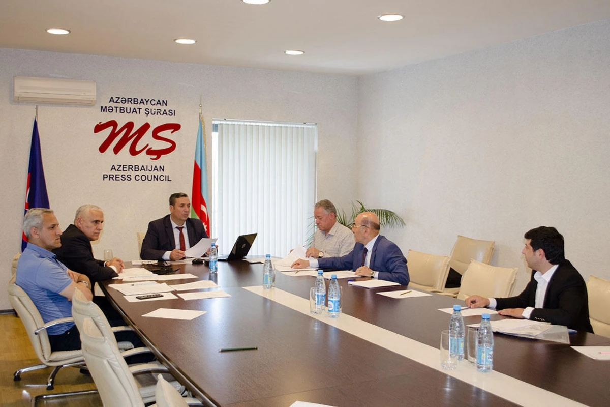 Mətbuat Şurasının Şikayətlər üzrə Komissiyasının növbəti iclası keçirilib - FOTO