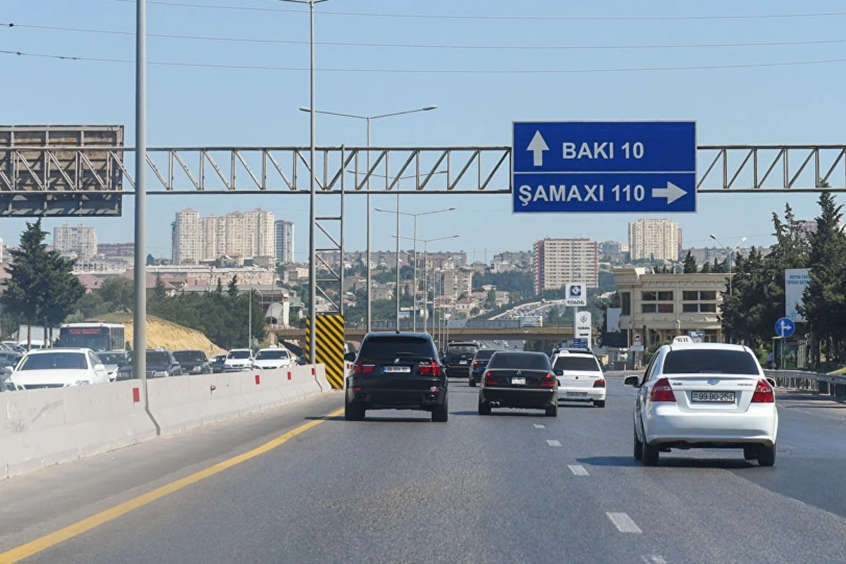 Bakı-Sumqayıt şosesində hərəkət məhdudlaşdırılır Bakı-Sumqayıt şosesində hərəkət məhdudlaşdırılır