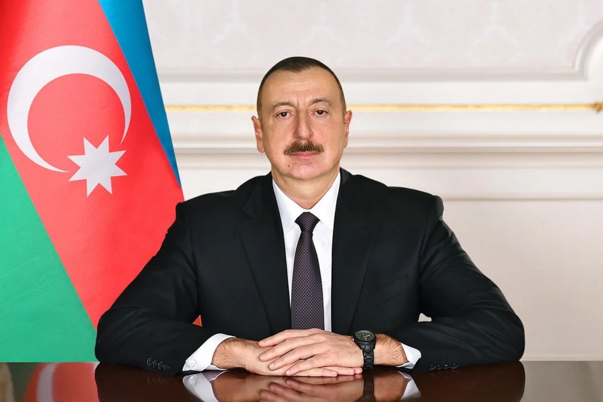 Президент Ильхам Алиев наградил Зураба Церетели