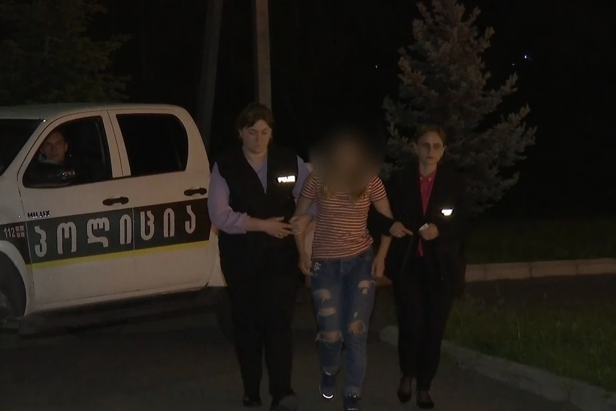 16 yaşlı ana körpəsini boğub öldürdü 16 yaşlı ana körpəsini boğub öldürdü