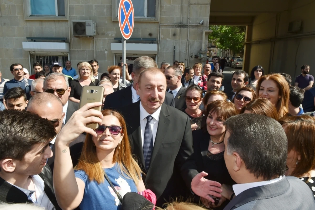 Prezident və xanımının sakinlərlə səmimi görüşü  - VİDEO/FOTO (YENİLƏNİB)