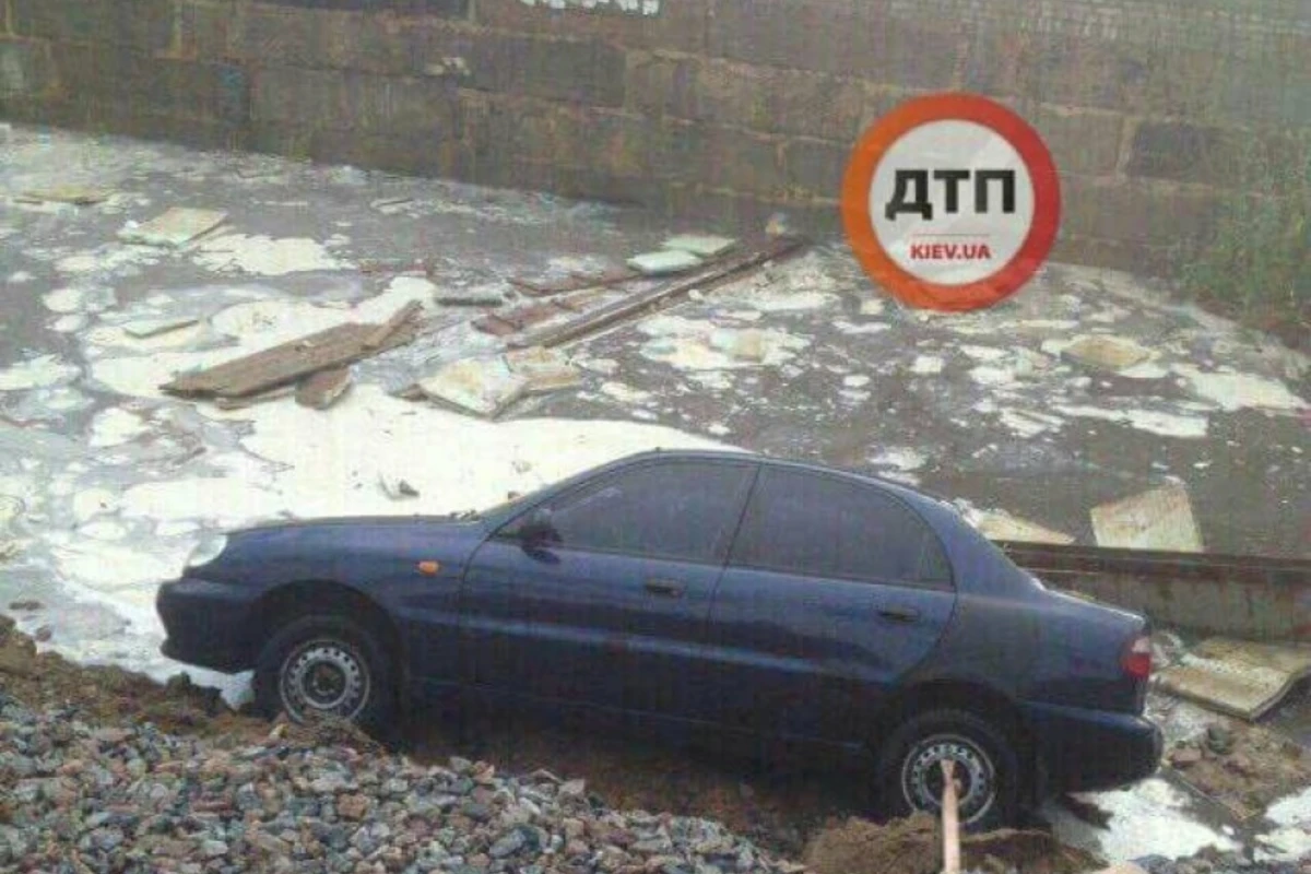 Ukraynada fövqəladə vəziyyət - Ölənlər var - FOTO