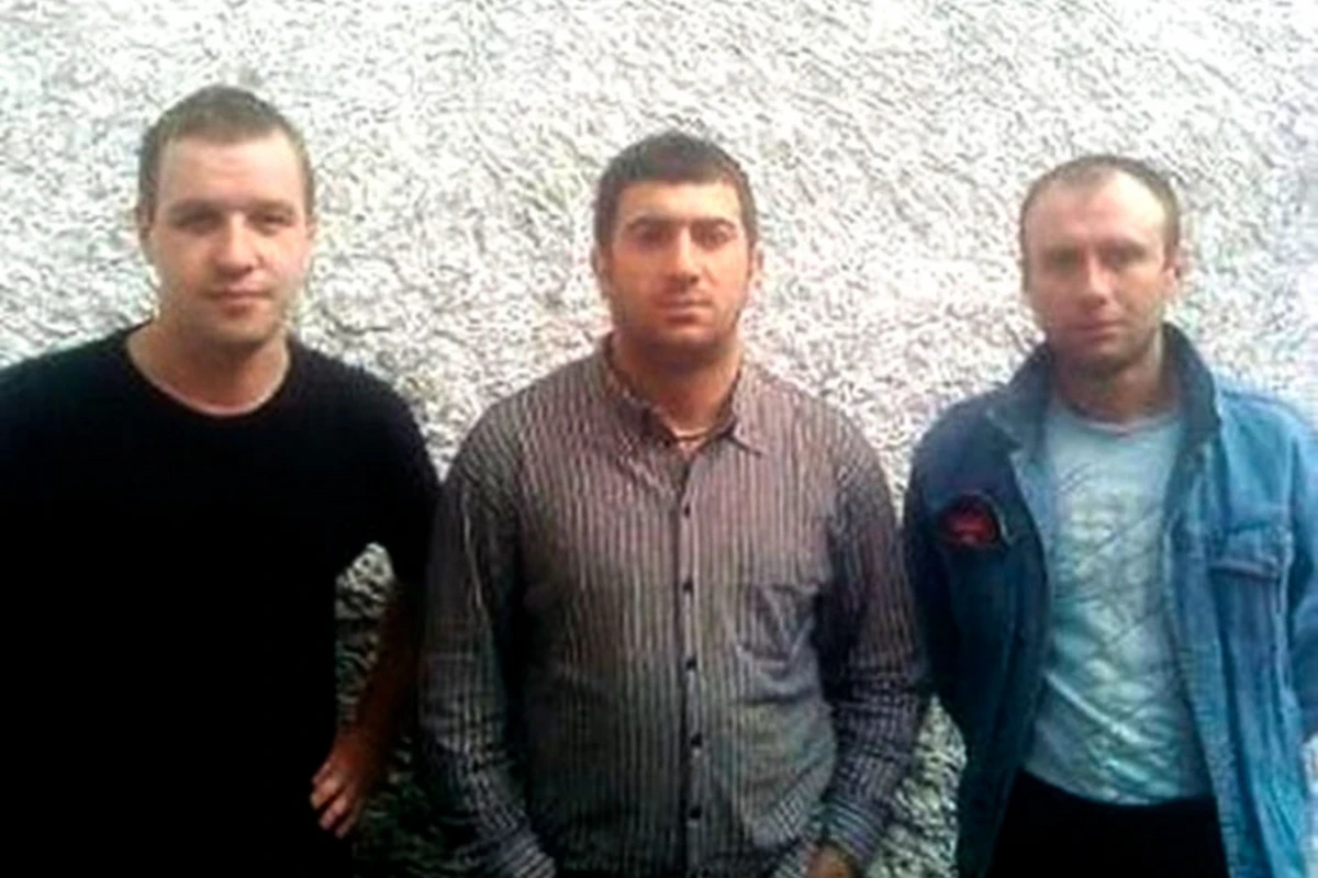 “Rövşən Lənkəranski”nin adamları müttəhimlər kürsüsündə