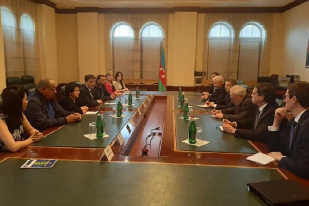 Həmsədrlər Dağlıq Qarabağın Azərbaycanlı İcması ilə görüşüb Həmsədrlər Dağlıq Qarabağın Azərbaycanlı İcması ilə görüşüb