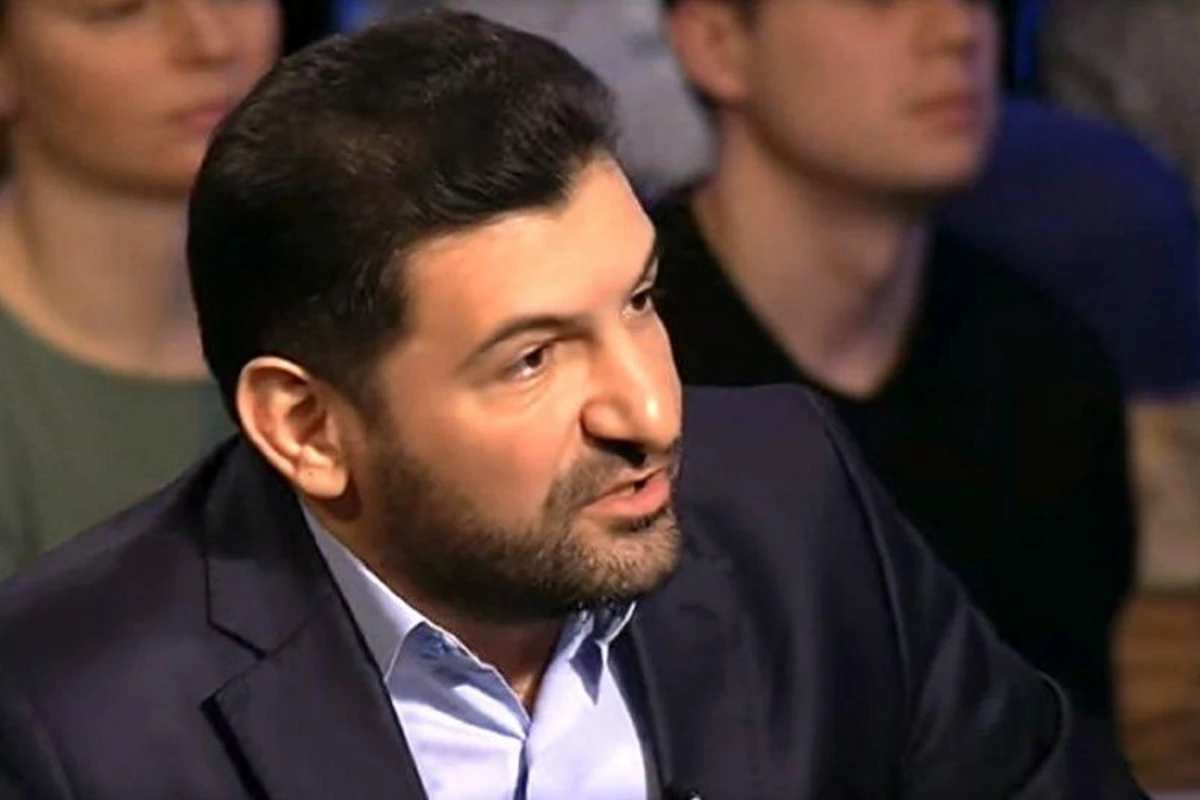 Fuad Abbasovun vəkili: Bu gün Bakıya uçmalı idi Fuad Abbasovun vəkili: Bu gün Bakıya uçmalı idi