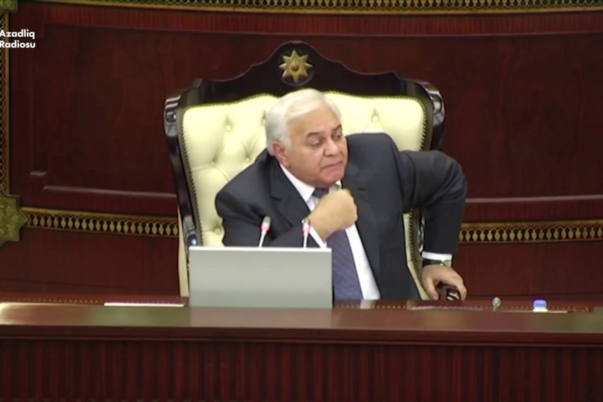 Oqtay Əsədov nazirə gileyləndi: “Deputatların 30-40 faizi şikayət edir ki, nə edək?”