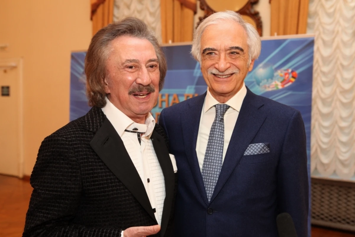 Xalq artisti Polad Bülbüloğlu Rusiyanın “Milli əzəmət” mükafatına layiq görülüb Xalq artisti Polad Bülbüloğlu Rusiyanın “Milli əzəmət” mükafatına layiq görülüb