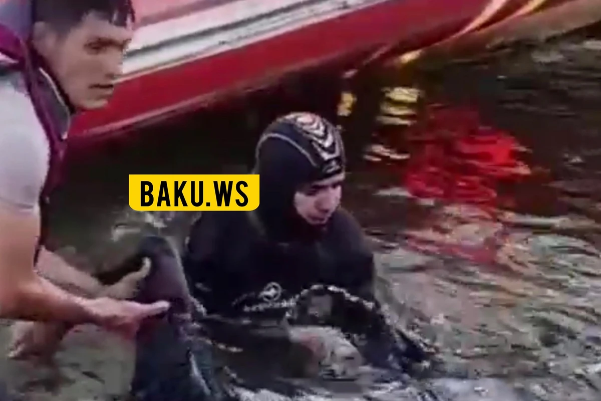 Bulvarda Tik-Tok üçün video çəkmək istədi, suda boğuldu - VİDEO
