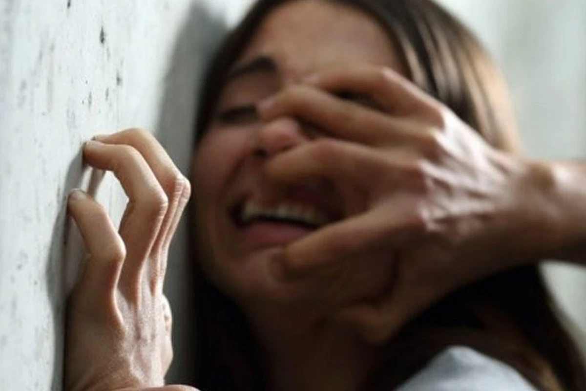 16 yaşlı azərbaycanlı qızı 40 yaşlı qohumu zorladı -uşaq dünyaya gətirdi 16 yaşlı azərbaycanlı qızı 40 yaşlı qohumu zorladı -uşaq dünyaya gətirdi