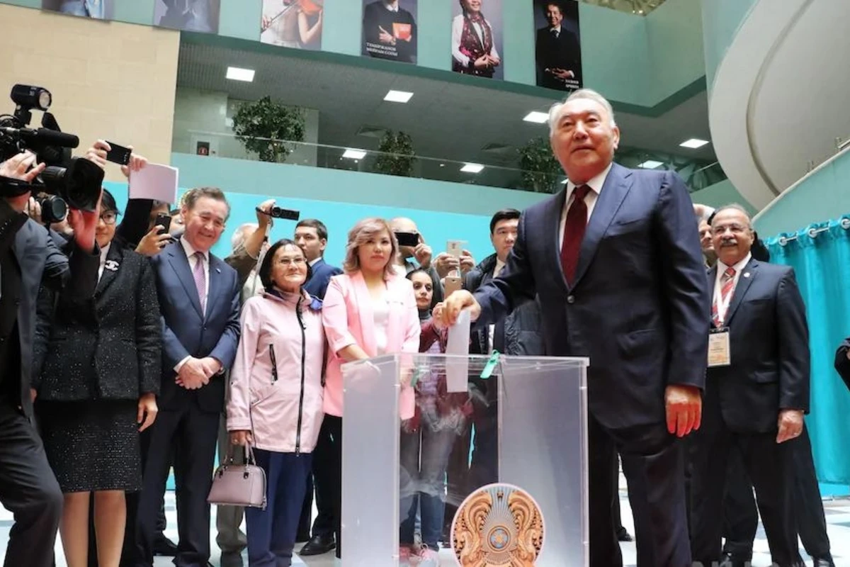 Назарбаев: Наша страна должна сменять власть