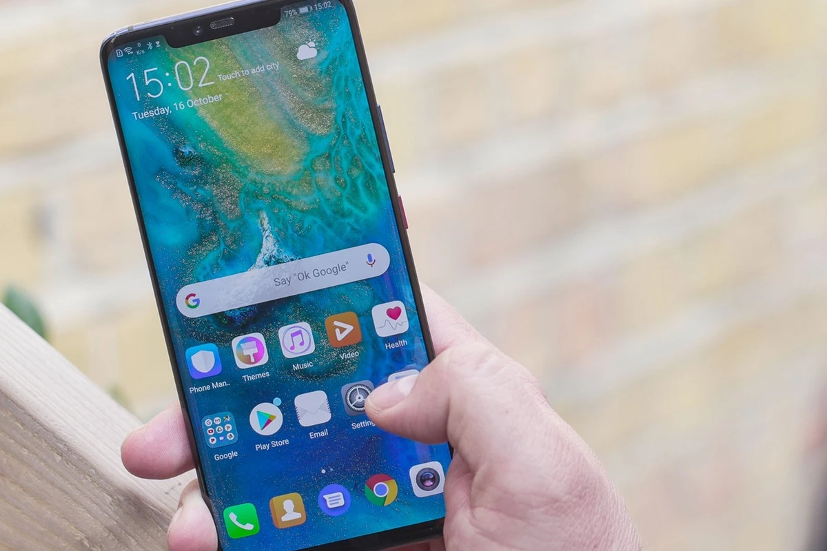 Huawei хочет заменить Android на российскую операционку - ВИДЕО