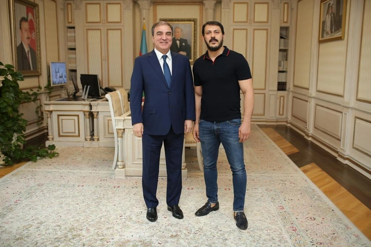 Zabit Səmədov Gəncənin icra başçısı ilə niyə görüşdü? - FOTO Zabit Səmədov Gəncənin icra başçısı ilə niyə görüşdü? - FOTO