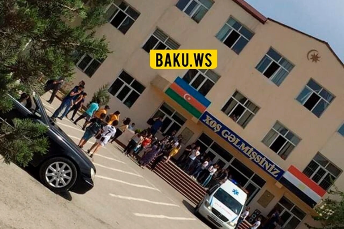ШОК! В Хырдалане автомобиль сбил двух учеников и переехал одного - ФОТО