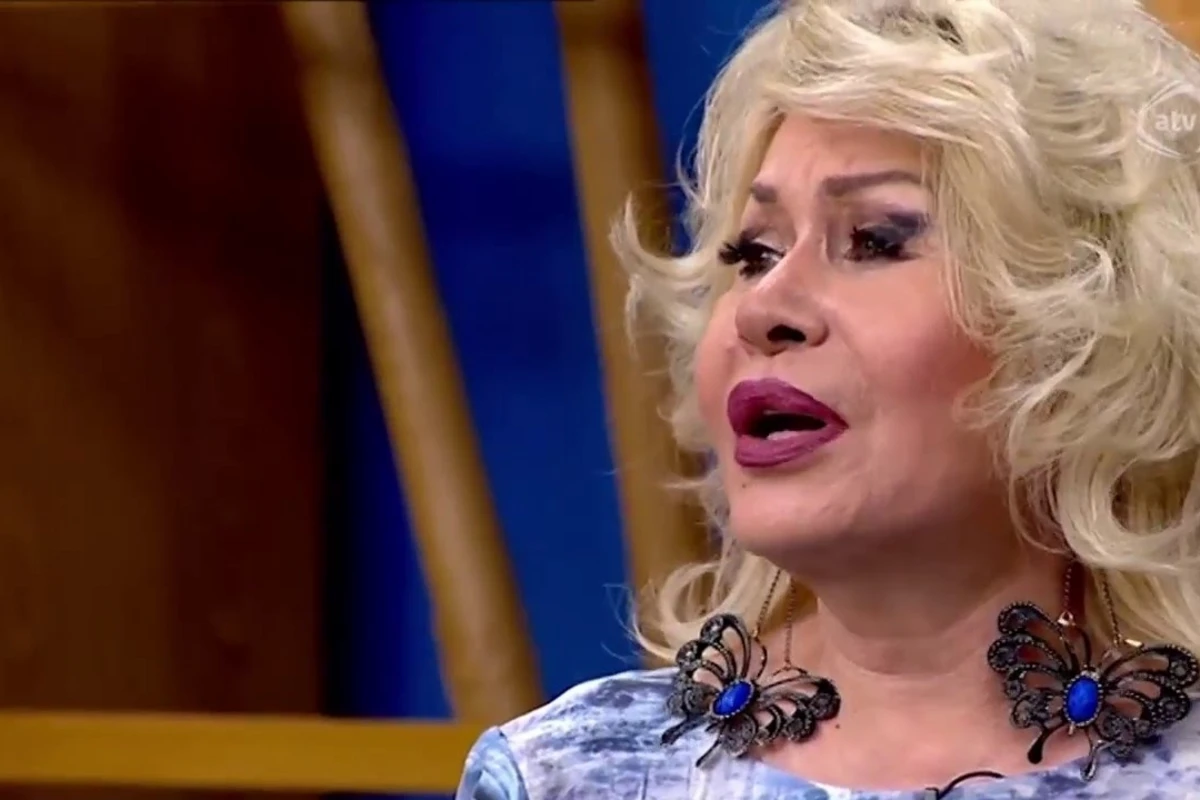 Deyirlər ki, dəridən-qabıqdan çıxacam, kimsə mənə Gelandewagen alsın - VİDEO Deyirlər ki, dəridən-qabıqdan çıxacam, kimsə mənə Gelandewagen alsın - VİDEO