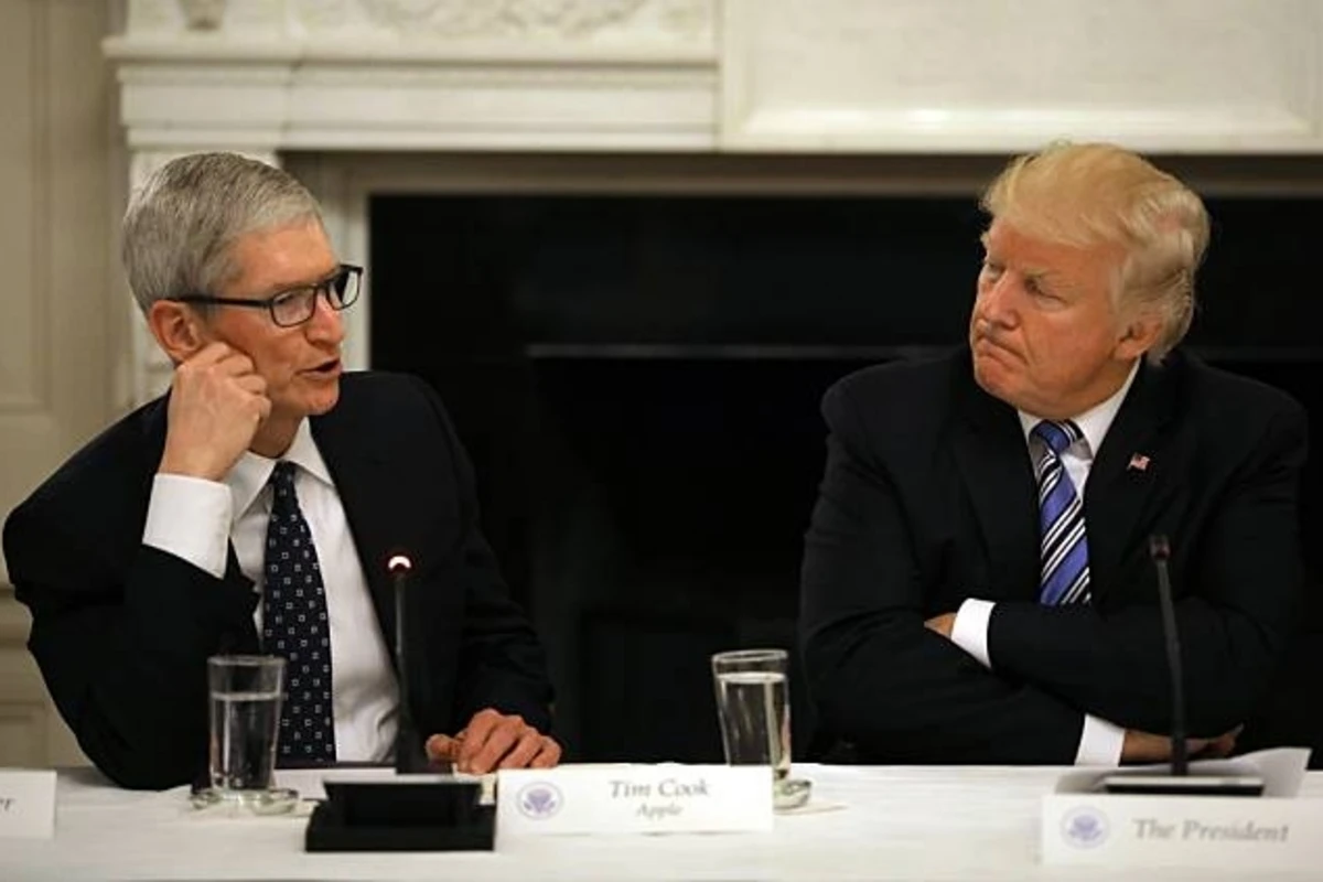 “Apple” CEO-su Trampla görüşdü “Apple” CEO-su Trampla görüşdü