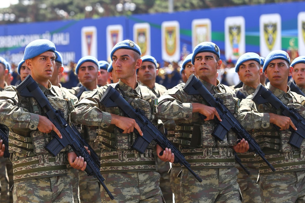 Денежное обеспечение военнослужащих увеличено на 40 процентов