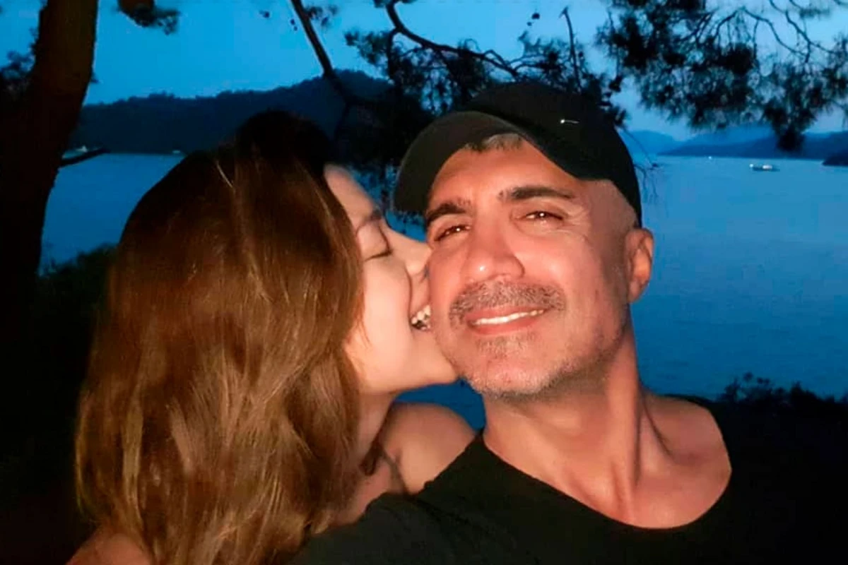 Özcan Dəniz özündən 20 yaş kiçik arvadından boşanır – FOTO Özcan Dəniz özündən 20 yaş kiçik arvadından boşanır – FOTO