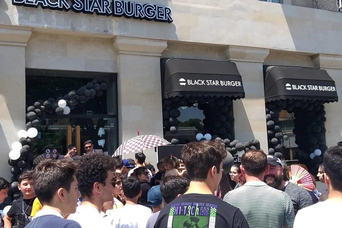 Black Star Burgerə görünməmiş axın: “Belə olacağını gözləmirdik” - VİDEO