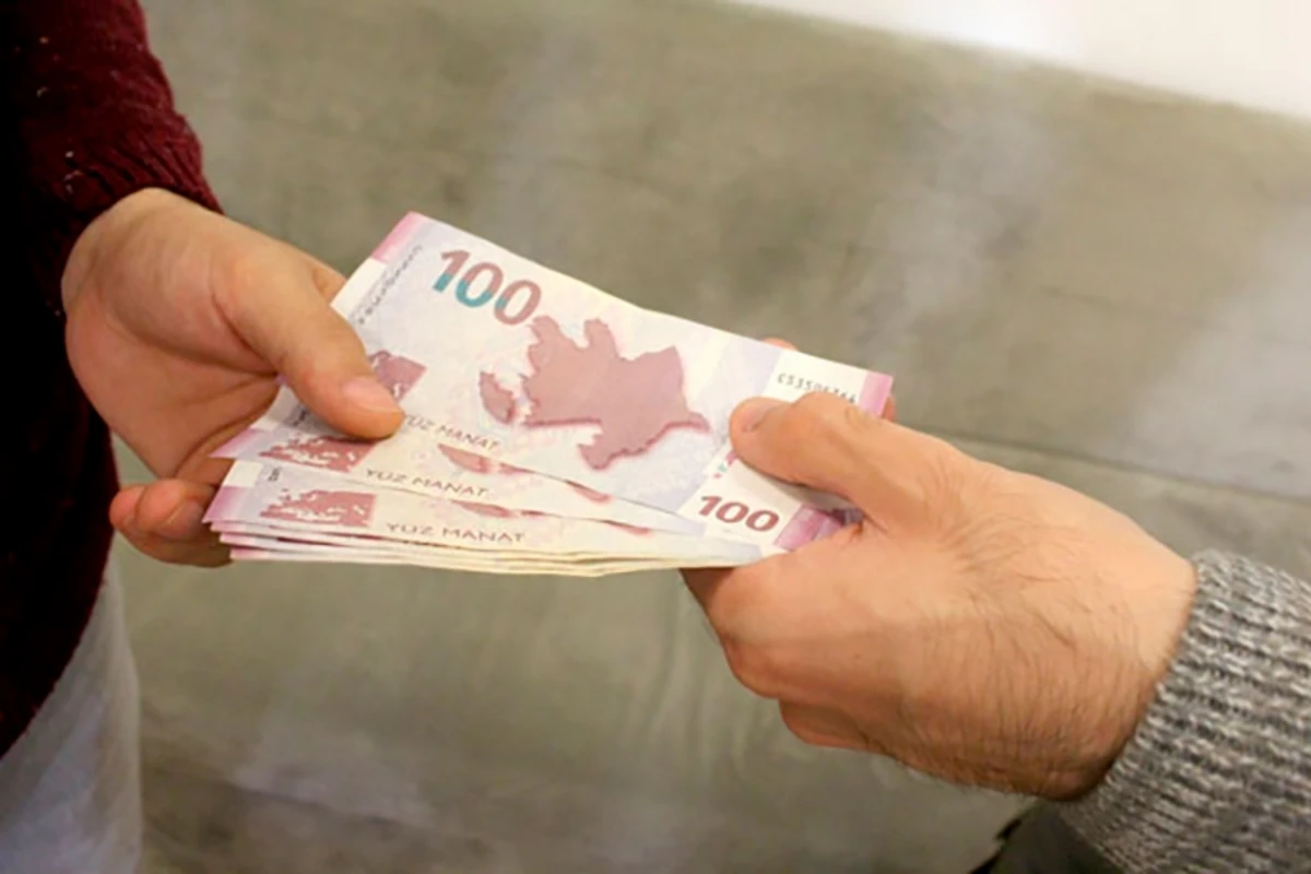 Polis şantaj edən şəxsi iş başında tutdu