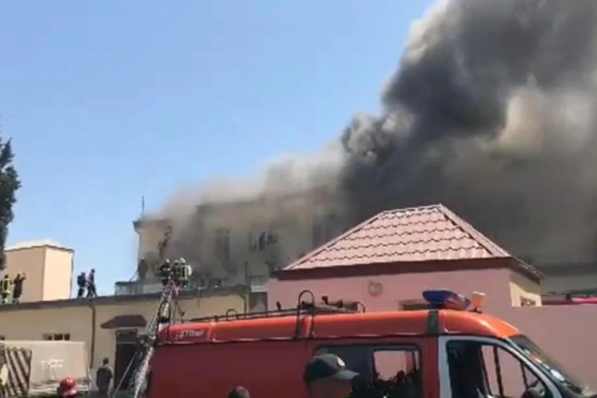 SON DƏQİQƏ! Bakıda daha bir güclü yanğın - VİDEO
